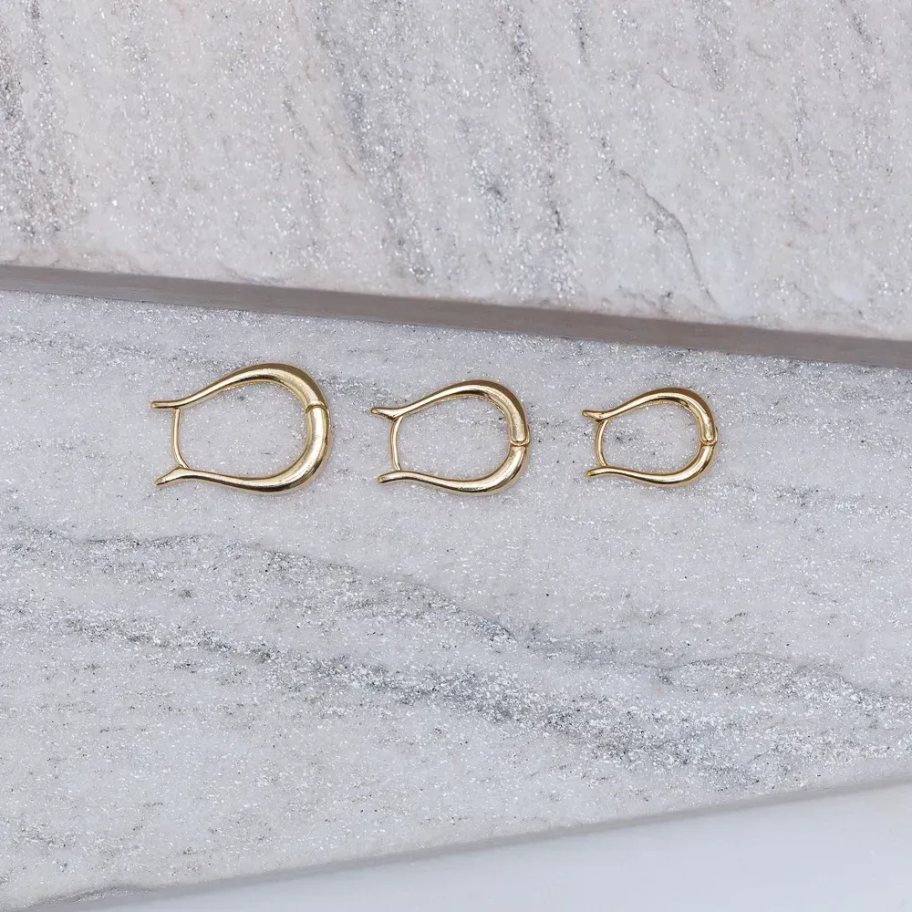 BRINCO ARGOLA HARPA M BANHO OURO 18K
