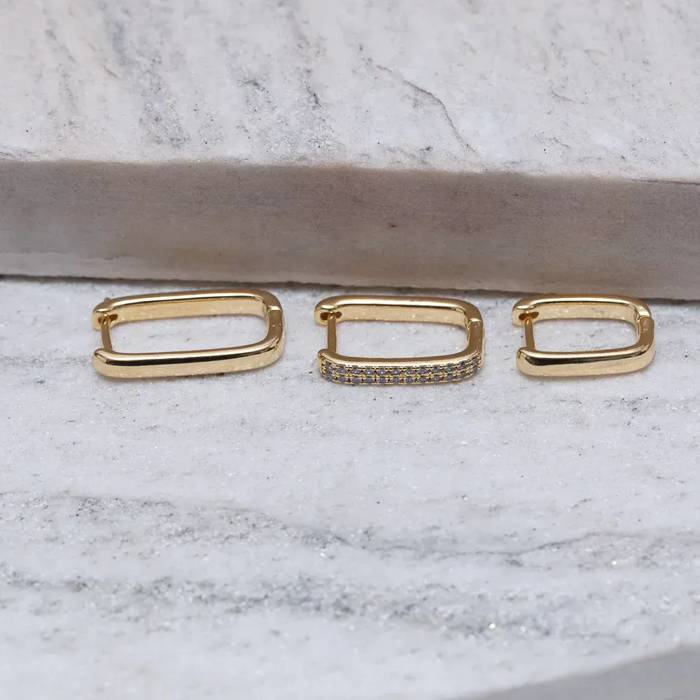 BRINCO ARGOLA P RETANGULAR FINA BANHO OURO 18K
