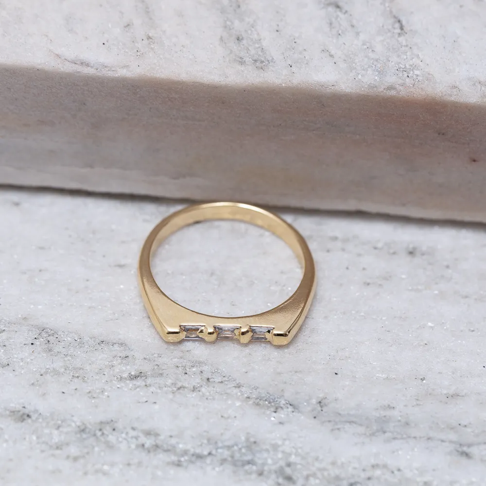 ANEL AMOR DE MÃE COM PEDRAS CRISTAIS BANHO OURO 18K