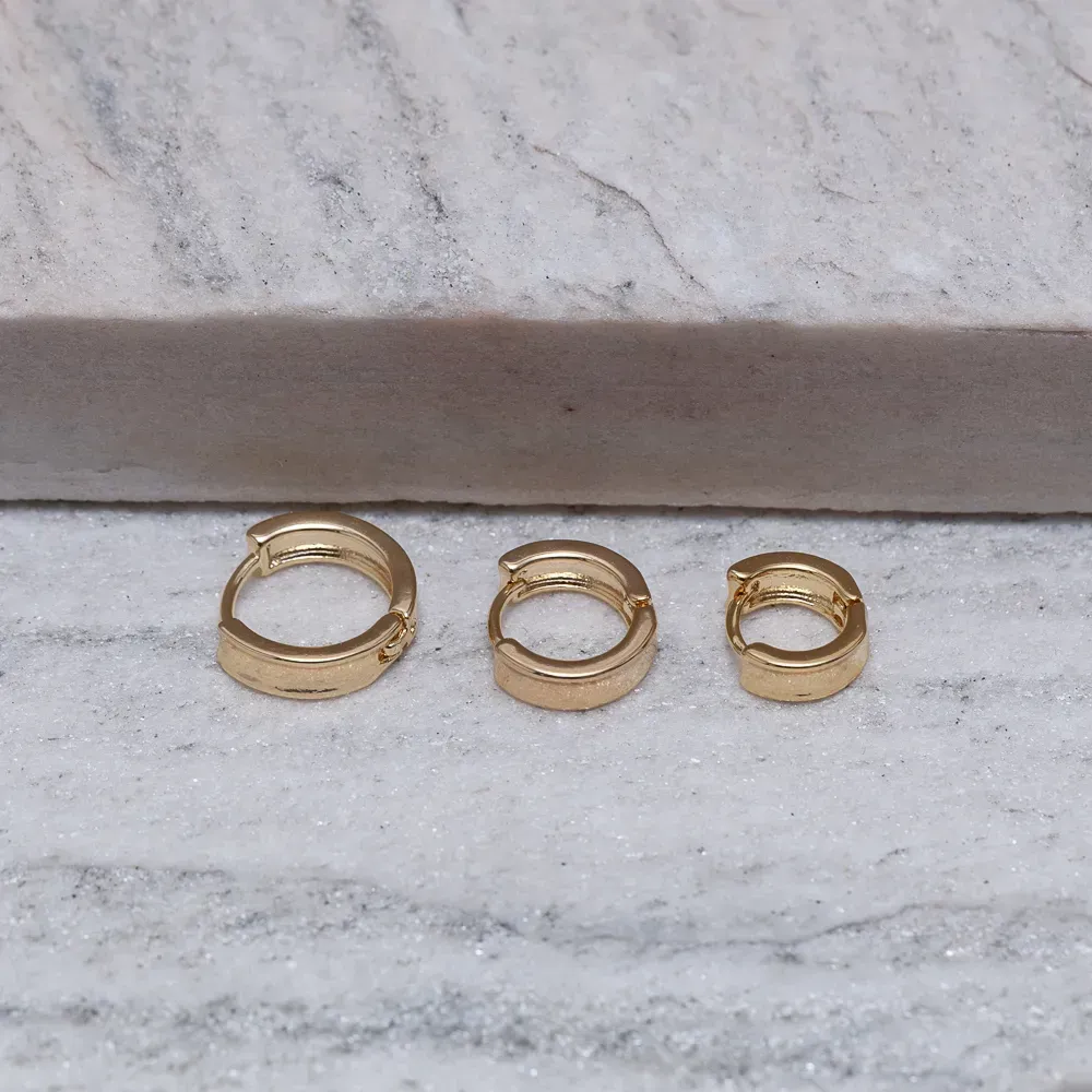 BRINCO ARGOLA M LISA BANHO OURO 18K