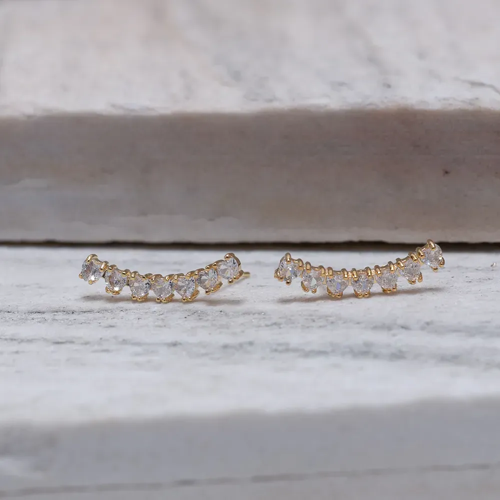 BRINCO EAR CUFF CORAÇÕES CRISTAIS BANHO OURO 18K