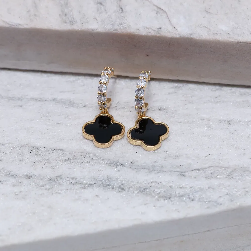 BRINCO MEIA ARGOLA VIRGINIA PRETO BANHO OURO 18K