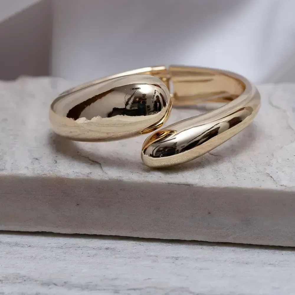BRACELETE ABAULADO ABERTO BANHO OURO 18K
