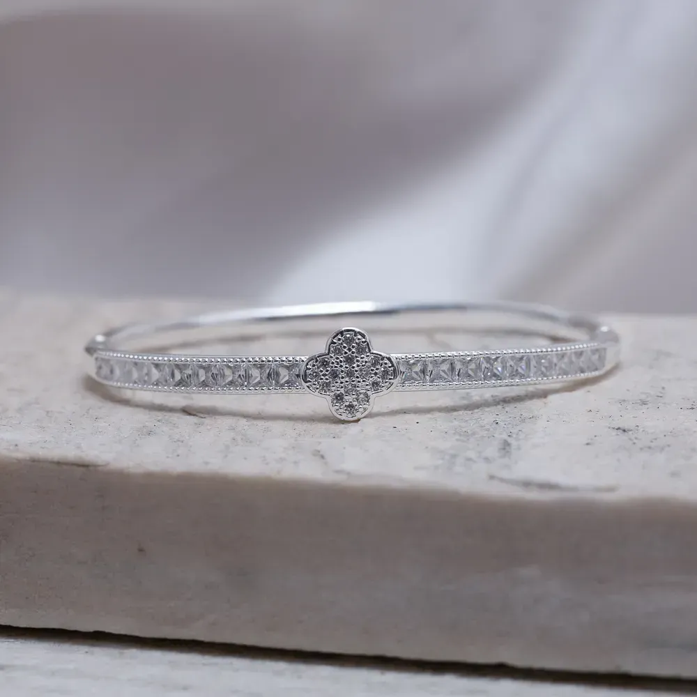 BRACELETE VIRGINIA CRAVEJADO E COM ZIRCÔNIAS CRISTAIS BANHO PRATA