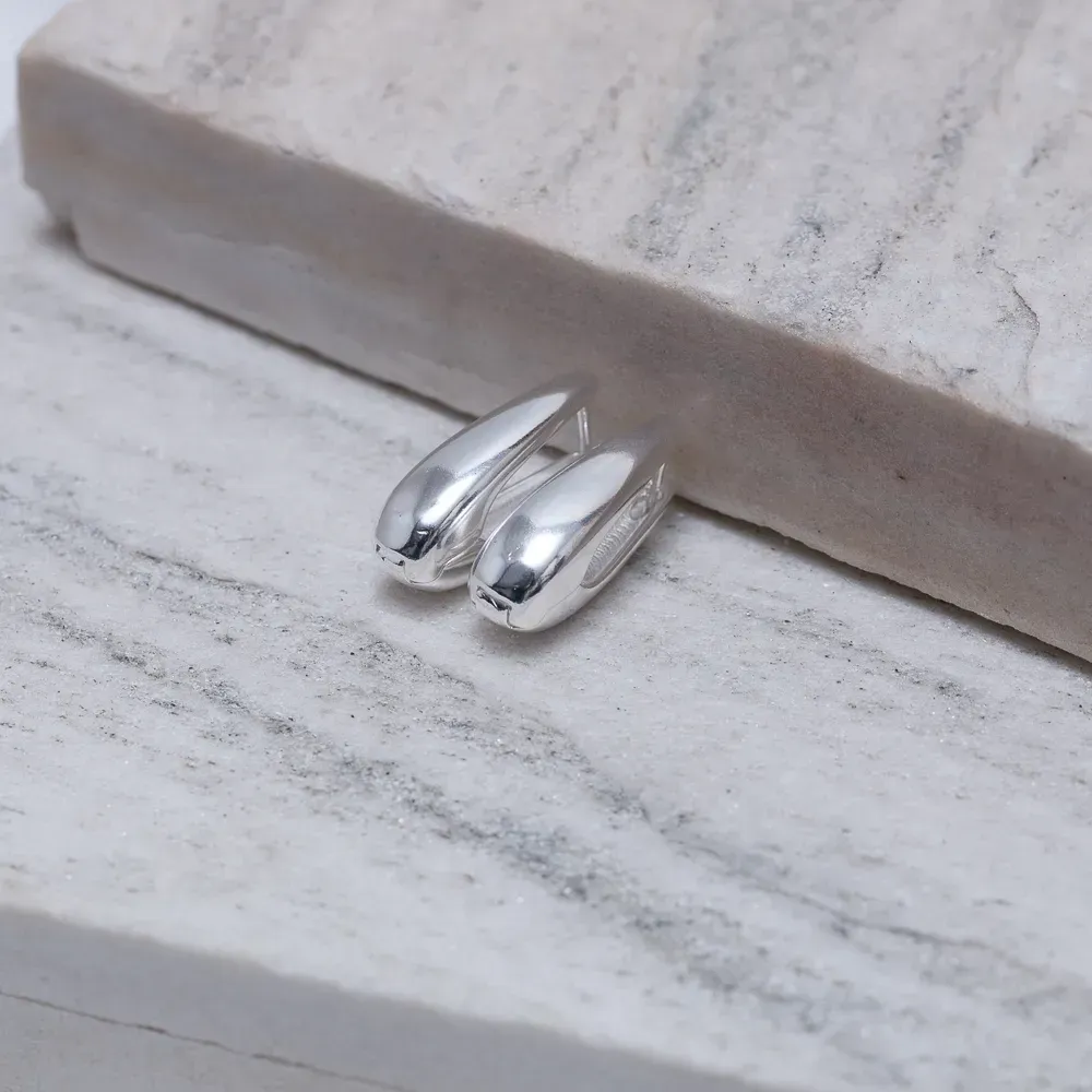 BRINCO ARGOLA GOTA LISA BANHO PRATA