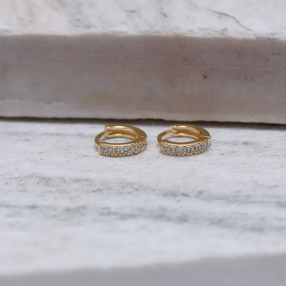 BRINCO ARGOLINHA COM ZIRCÔNIA P BANHO OURO 18K