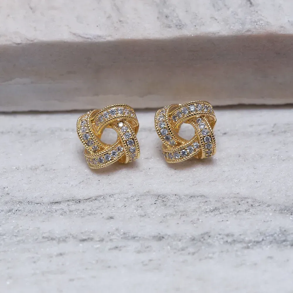 BRINCO CRAVEJADO TRANÇADO BANHO OURO 18K