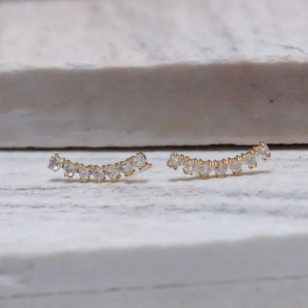 BRINCO EAR CUFF CORAÇÕES CRISTAIS BANHO OURO 18K