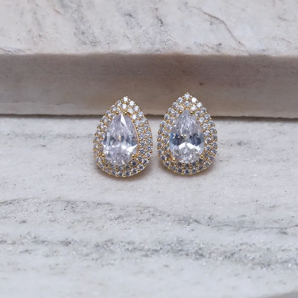 BRINCO GOTA CRAVEJADA CRISTAL BANHO OURO 18K