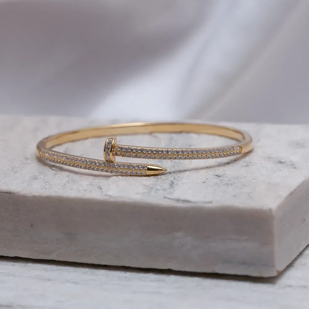 CELETE PREGO CRAVEJADO COM ZIRCÔNIAS BANHO OURO 18K