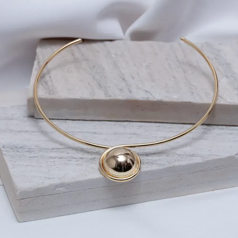 COLAR ARO TORCIDO COM ESFERA BANHO OURO 18K