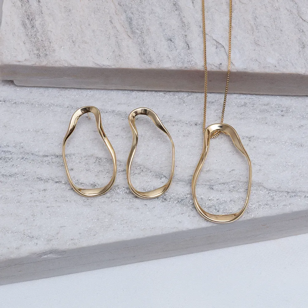 CONJUNTO ORGÂNICO FINO VAZADO BANHO OURO 18K