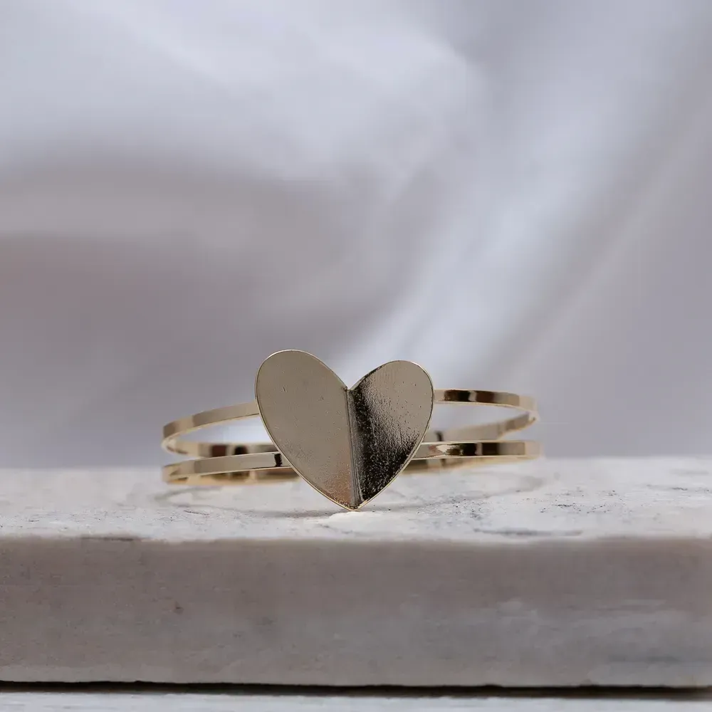 BRACELETE CORAÇÃO LISO BANHO OURO 18K