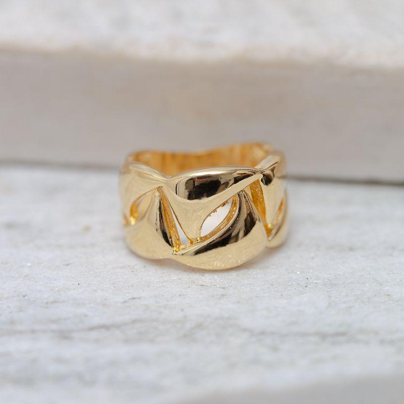 ANEL LISO TRABALHADO BANHO OURO 18K