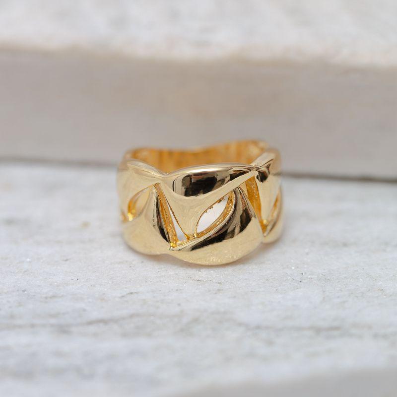 ANEL LISO TRABALHADO BANHO OURO 18K