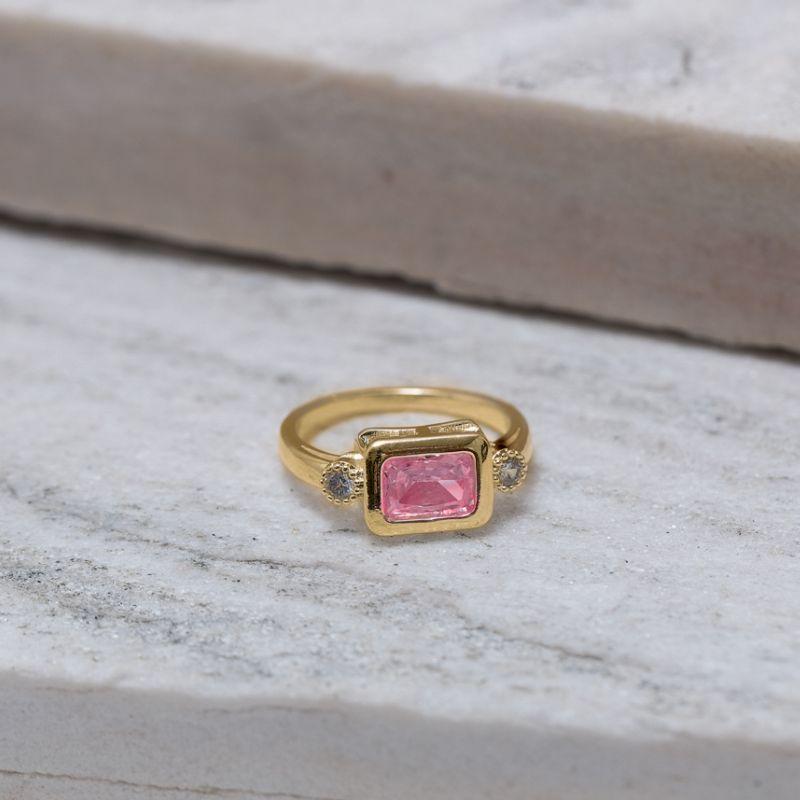 ANEL QUADRADO COM PEDRA ROSA CLARO BANHO OURO 18K