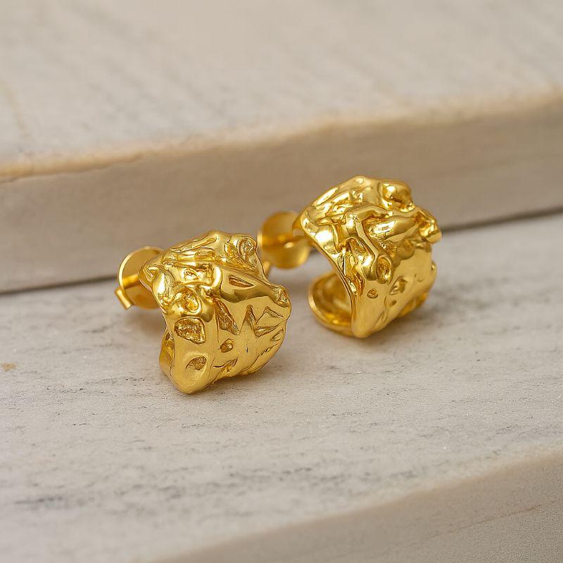 BRINCO ARGOLA TRABALHADA BANHO OURO 18K