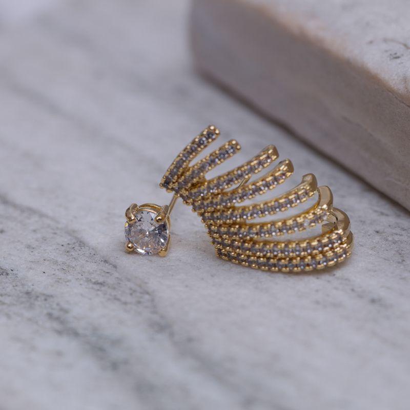 BRINCO EAR CUFF CRAVEJADO E PONTO DE LUZ CRISTAL BANHO OURO 18K