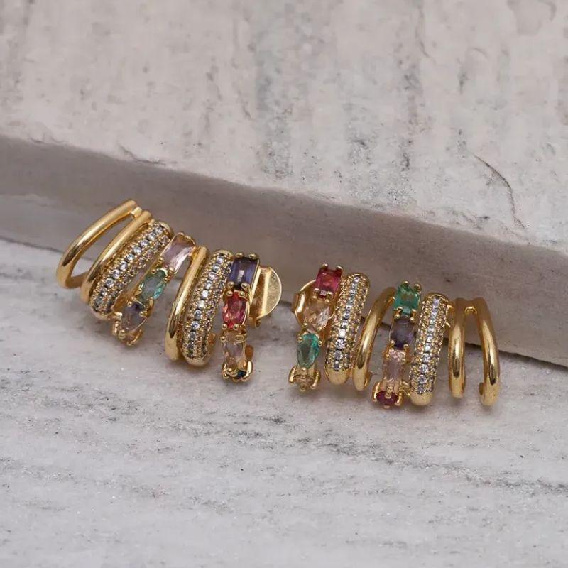 BRINCO EAR CUFF COM PEDRAS COLORIDAS BANHO OURO 18K