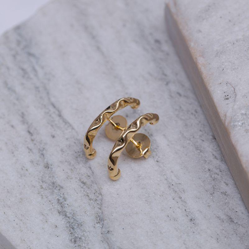 BRINCO EAR CUFF ONDULADO BANHO OURO 18K