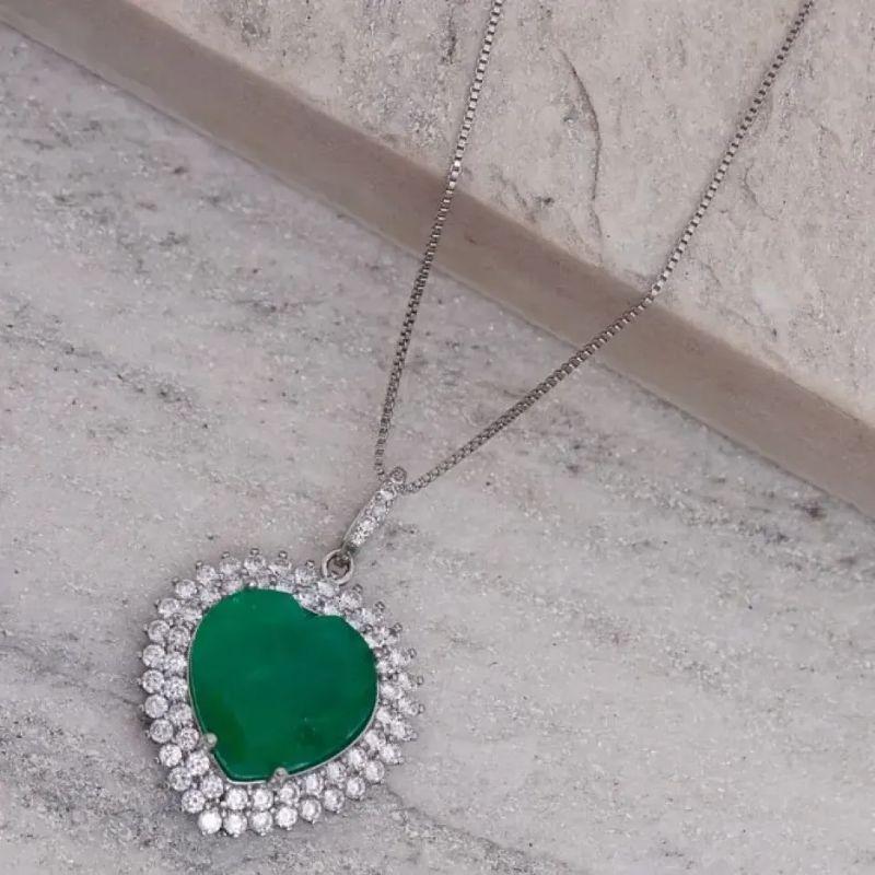 COLAR CORAÇÃO COM PEDRA VERDE  ESMERALDA BANHO RÓDIO BRANCO