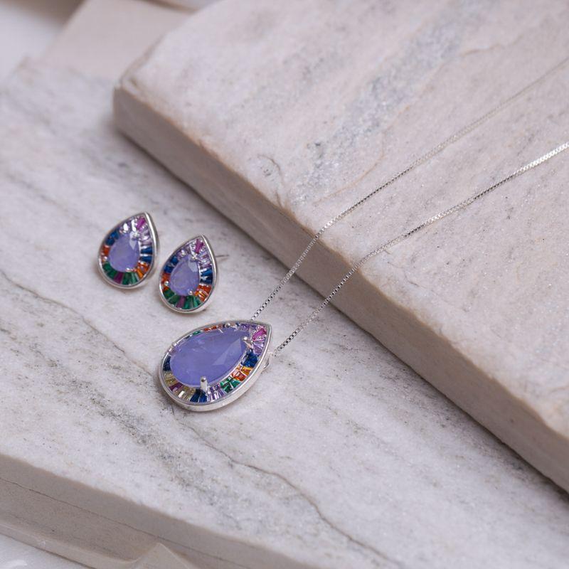 CONJUNTO COM PEDRAS COLORIDAS E GOTA LILÁS BANHO PRATA