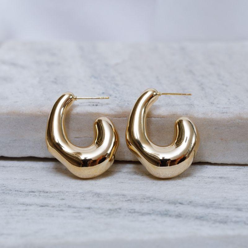 BRINCO ARGOLA PEAR ORGÂNICA BANHO OURO 18K