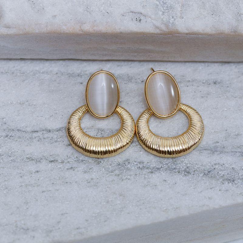 BRINCO FLOR DE ASTROMÉLIA BANHO OURO 18K