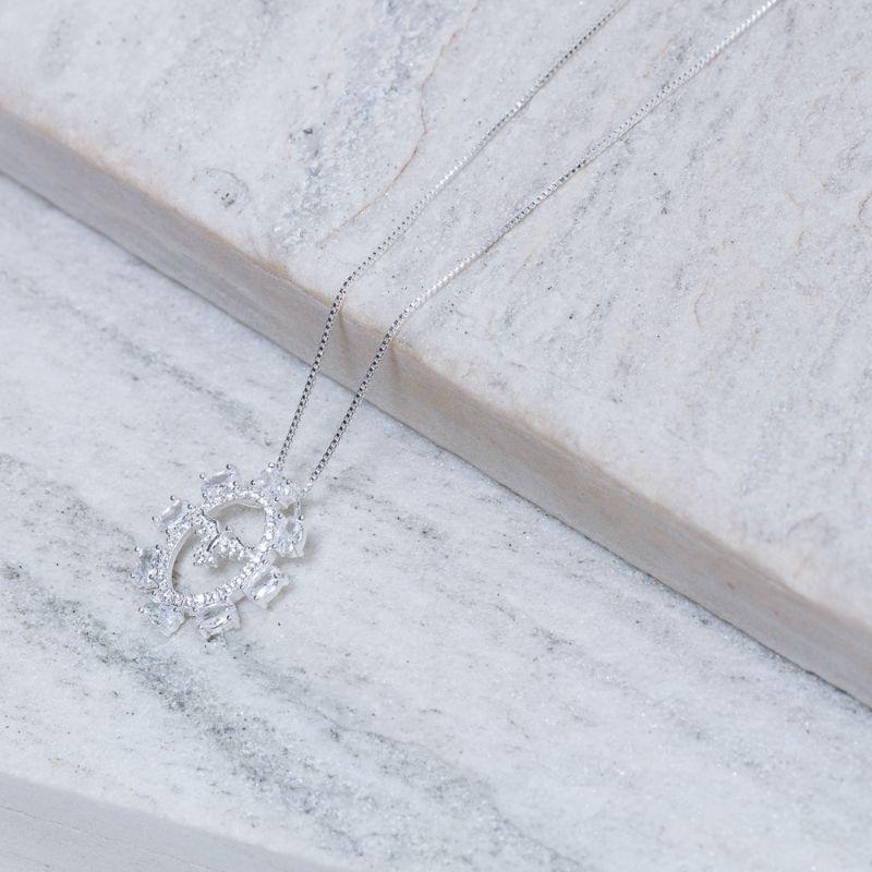 COLAR ESPÍRITO SANTO COM PEDRAS CRISTAIS BANHO PRATA