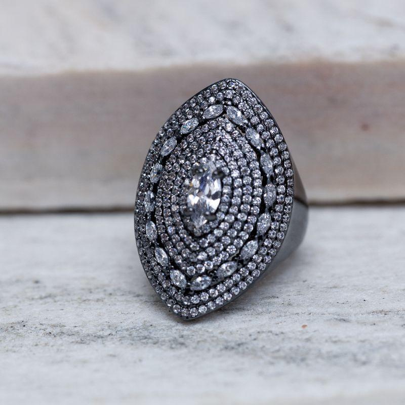 ANEL GOTA COM ZIRCÔNIAS CRISTAIS BANHO RÓDIO NEGRO