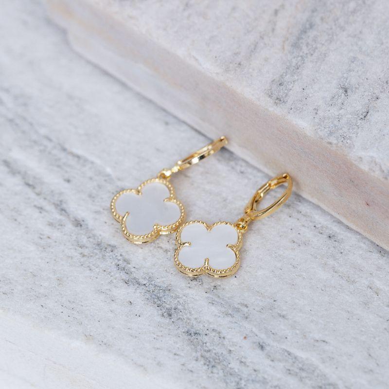 BRINCO ARGOLINHA VIRGINIA MARFIM BANHO OURO 18K