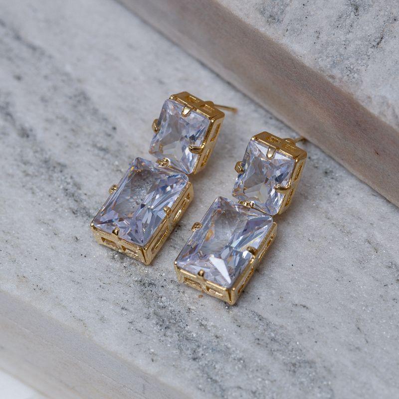 BRINCO QUADRADO DUPLO PEDRA CRISTAL BANHO OURO 18K