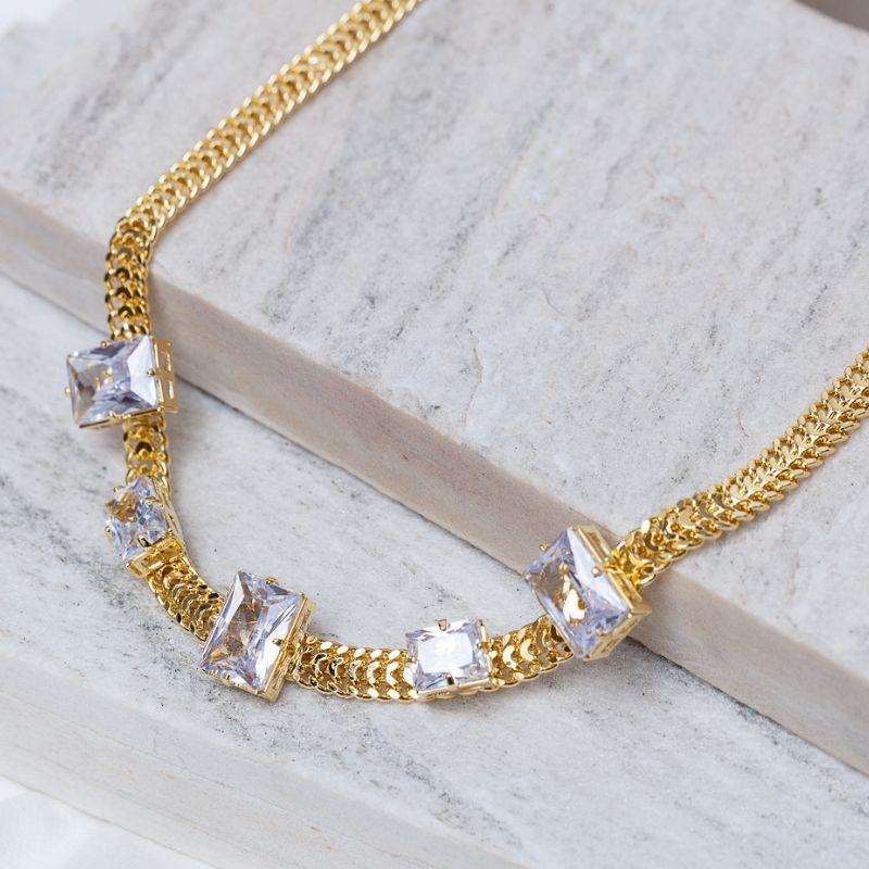 COLAR CORRENTE LACRAIA COM PEDRAS CRISTAIS BANHO OURO 18K