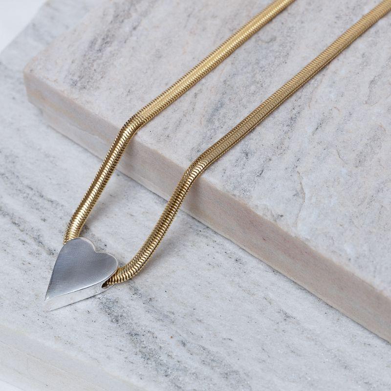 COLAR MALHA ALEMÃ COM CORAÇÃO PRATA BANHO OURO 18K