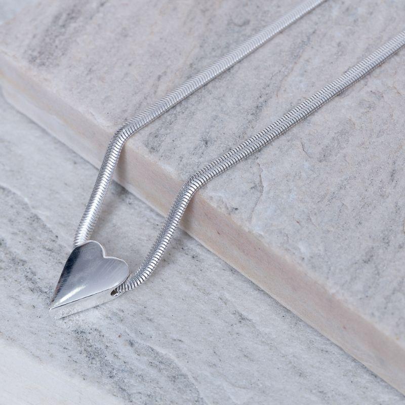 COLAR MALHA ALEMÃ COM CORAÇÃO PRATA BANHO PRATA