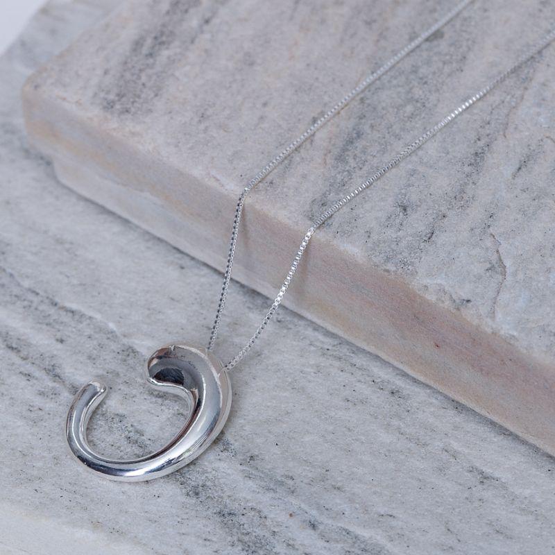 COLAR ORGÂNICO LISO GOTINHA BANHO PRATA