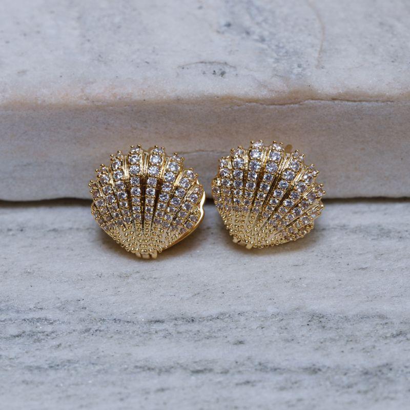 BRINCO ARGOLA CONCHINHA CRAVEJADA BANHO OURO 18K