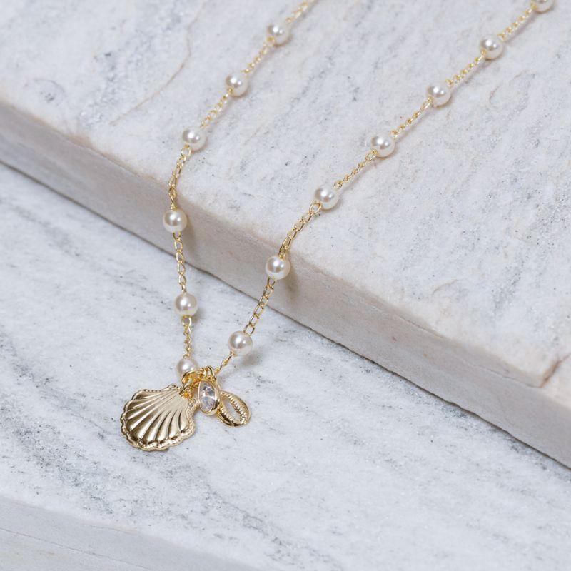 COLAR PÉROLA COM PINGENTES DO MAR BANHO OURO 18K