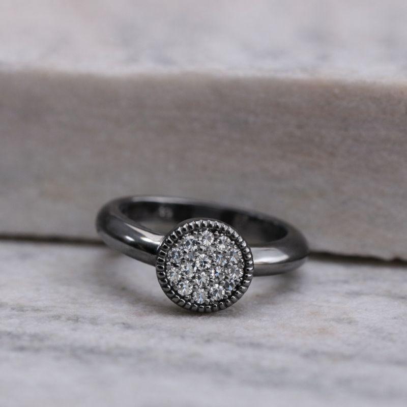 ANEL CHUVEIRINHO CRAVEJADO COM ZIRCÔNIA CRISTAIS BANHO RÓDIO NEGRO