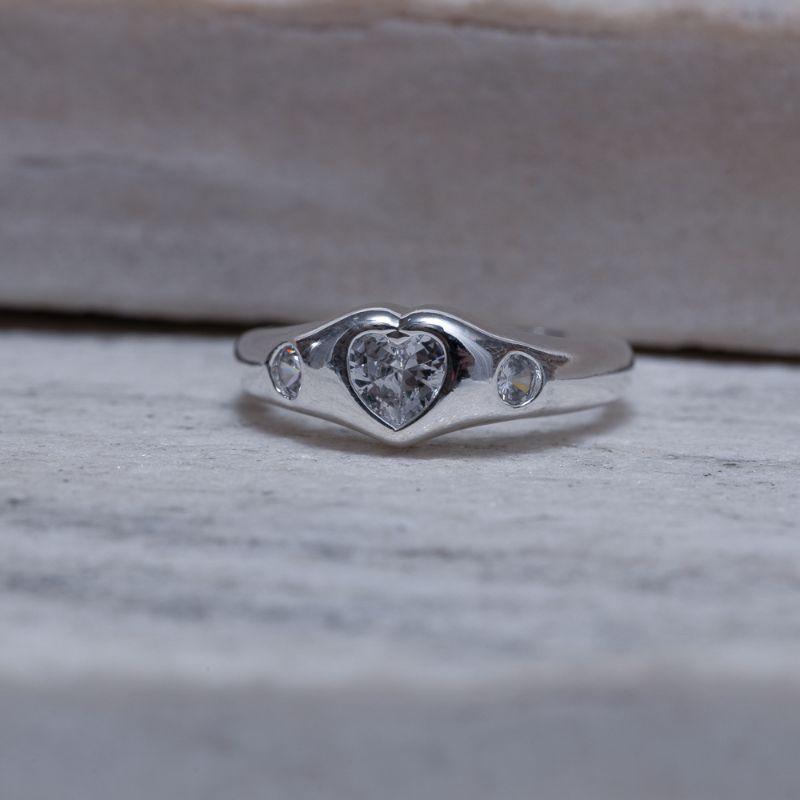 ANEL CORAÇÃO CRISTAL BANHO PRATA