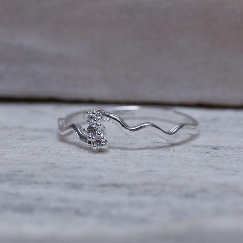 ANEL ONDULADO REGULÁVEL COM PONTO DE LUZ BANHO PRATA