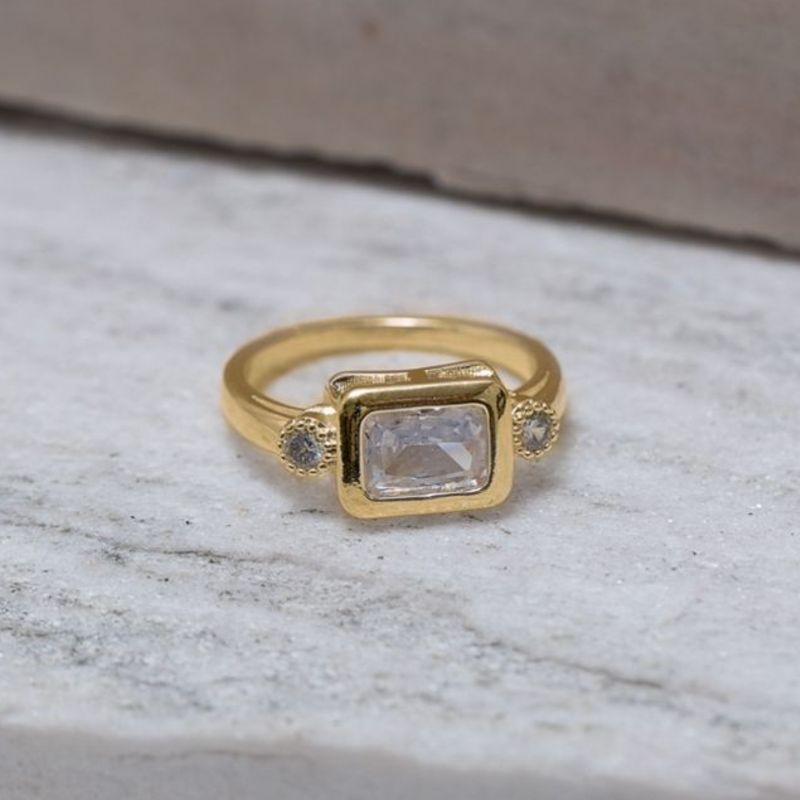 ANEL QUADRADO COM PEDRA CRISTAL BANHO OURO 18K