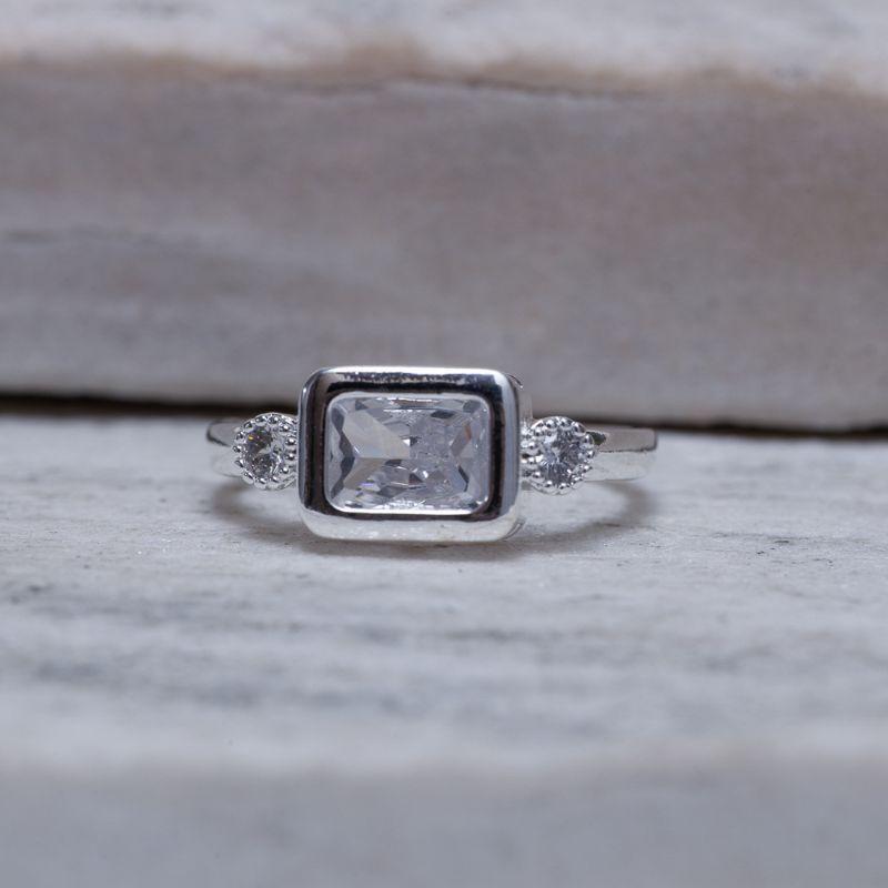 ANEL QUADRADO COM PEDRA CRISTAL BANHO PRATA