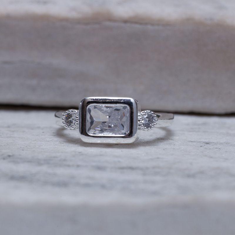 ANEL QUADRADO COM PEDRA CRISTAL BANHO PRATA