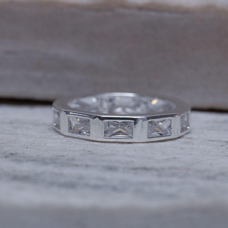 ANEL QUADRADOS COM PEDRAS CRISTAIS BANHO PRATA