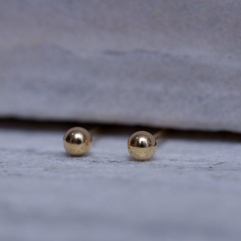 BRINCO BOLINHA LISA PP BANHO OURO 18K