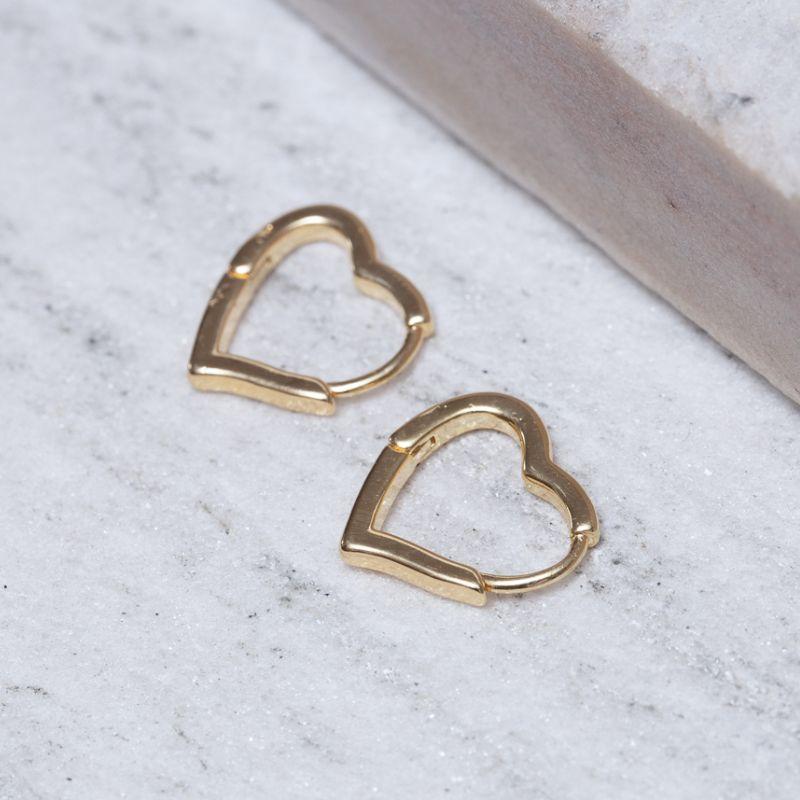 BRINCO ARGOLA CORAÇÃO LISO ÚNICO BANHO OURO 18K