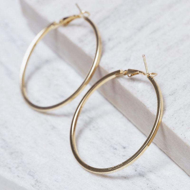 BRINCO ARGOLA LISA GROSSA BANHO OURO 18K