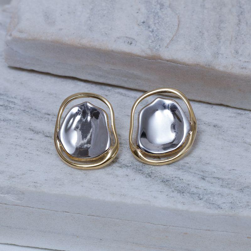 BRINCO ORGÂNICO REDONDO GRANDE COM RÓDIO BRANCO E BANHO OURO 18K