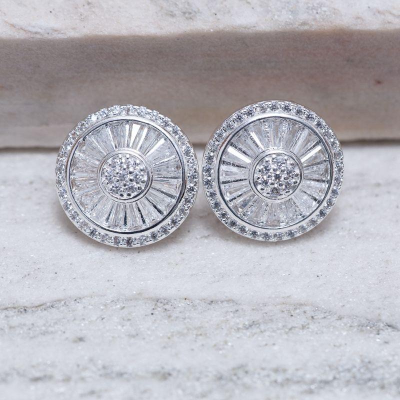 BRINCO PIZZA CRAVEJADA COM ZIRCÔNIAS NAVETE BANHO PRATA